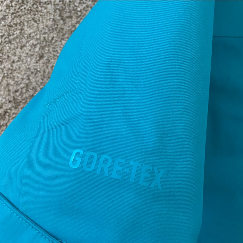 The North Face Goretex Coat - Picture 5 of 8